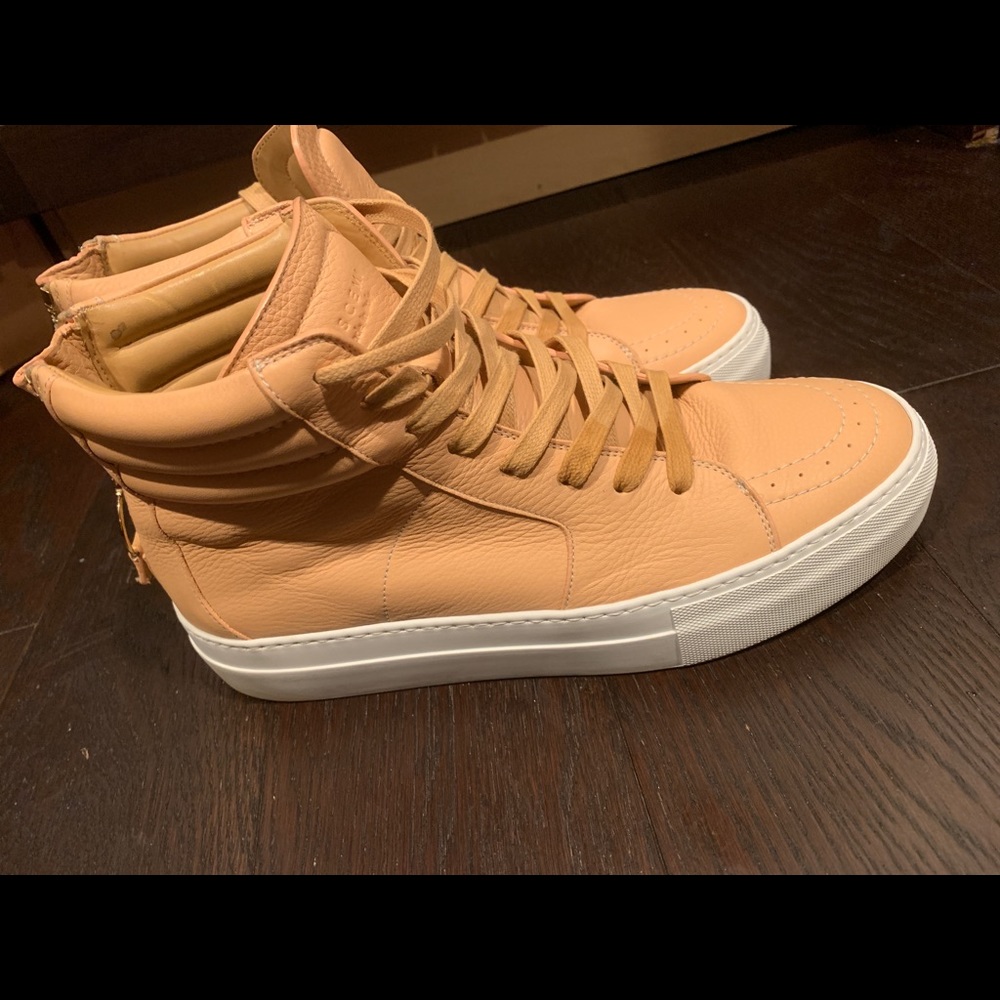 Buscemi vegetable tan zip up Italian high top